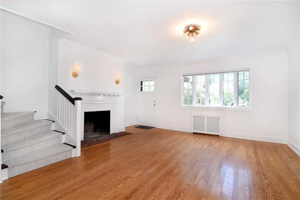 12 Bolton Gardens Bronxville NY 10708