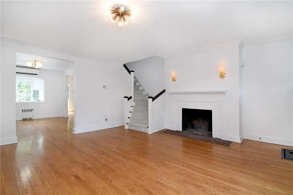 12 Bolton Gardens Bronxville NY 10708