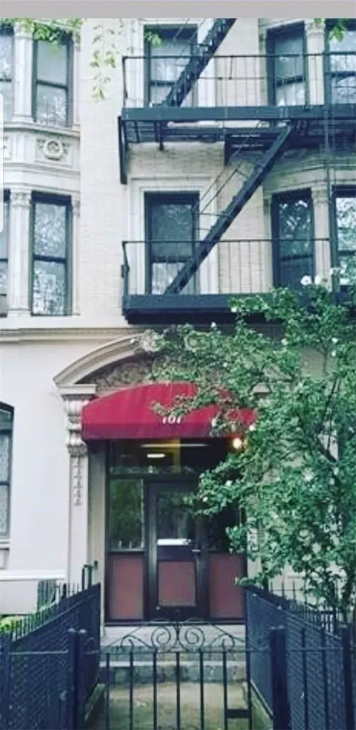 767 Eastern Parkway E Brooklyn NY 11213