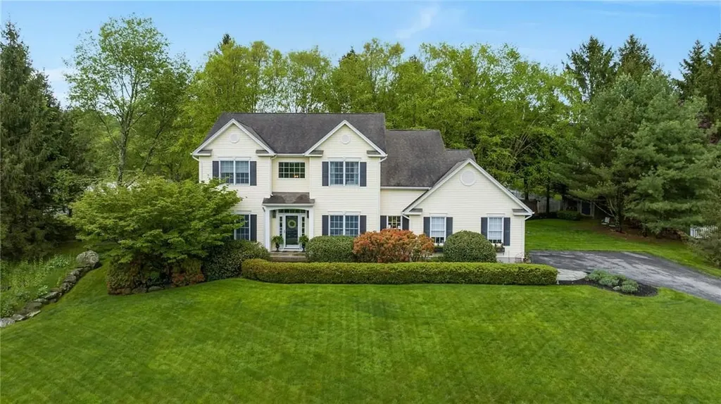 8 Paddock Court Pawling NY 12564