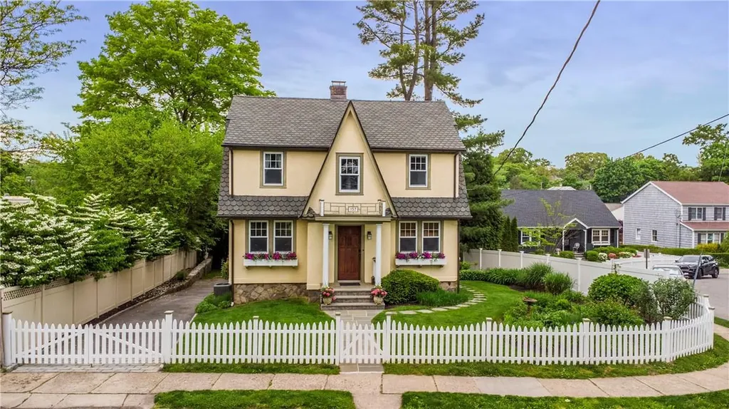 157 Rockland Avenue Mamaroneck NY 10543