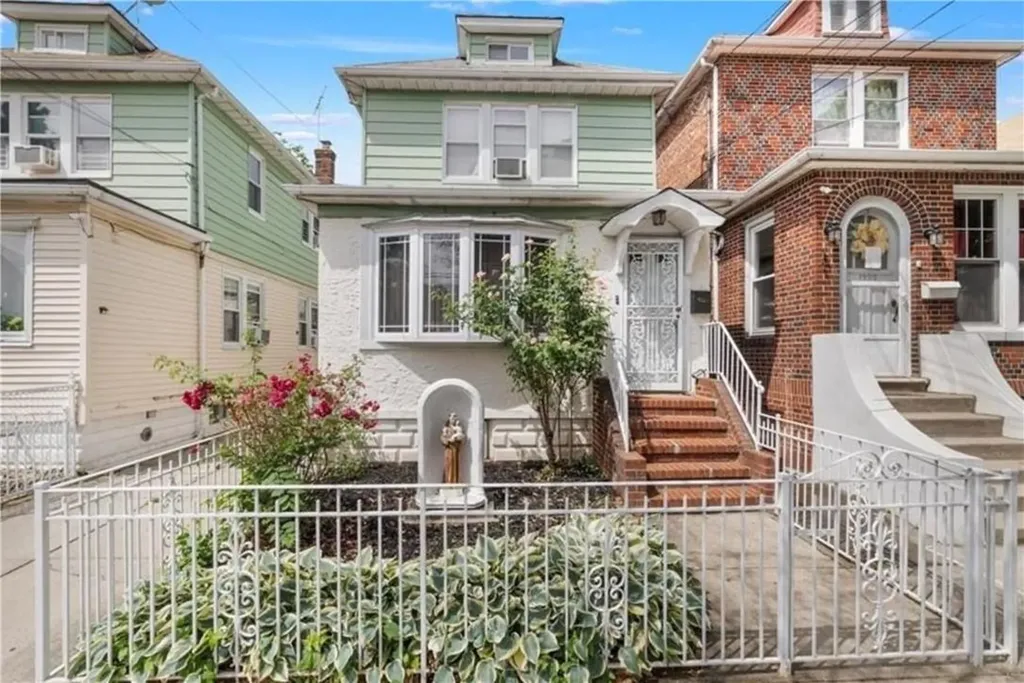 1725 Hone Avenue Bronx NY 10461