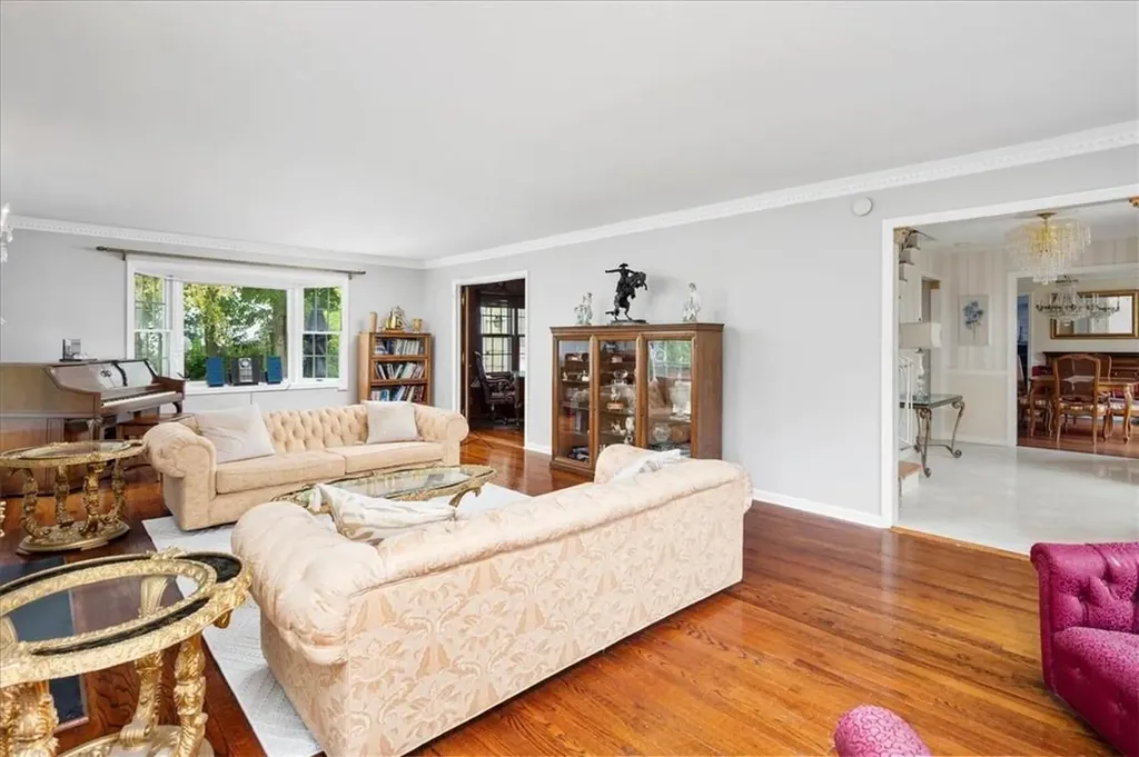 2 Wellhouse Lane Mamaroneck NY 10543