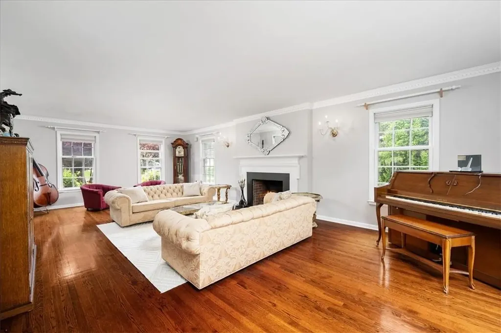 2 Wellhouse Lane Mamaroneck NY 10543