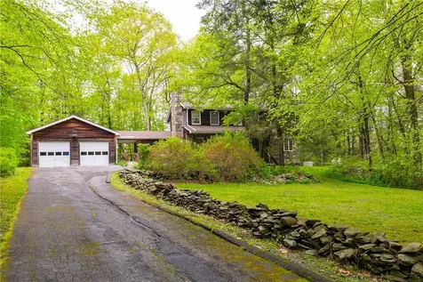 11 Buttonwood Lane Rhinebeck NY 12572