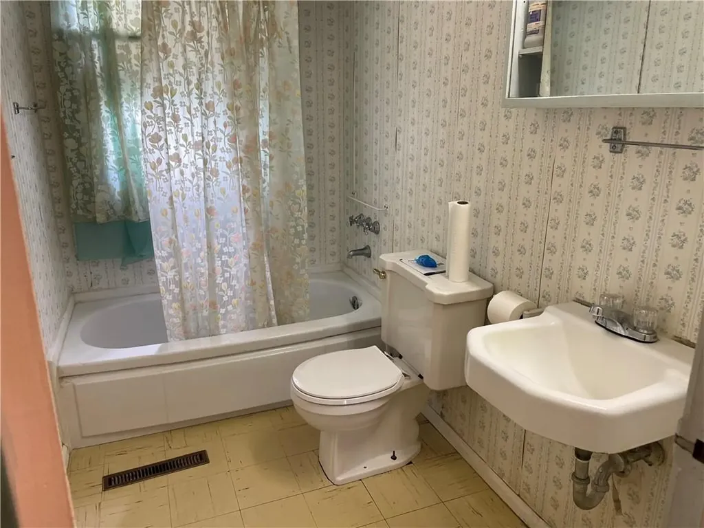 37 Styvestandt Drive Poughkeepsie NY 12601