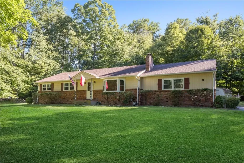 8 Edgebrook Lane Airmont NY 10952