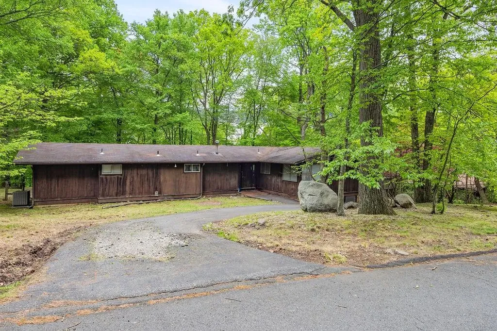 22 Halley Drive Pomona NY 10970