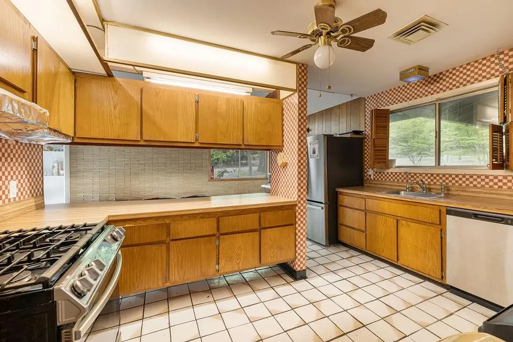 22 Halley Drive Pomona NY 10970