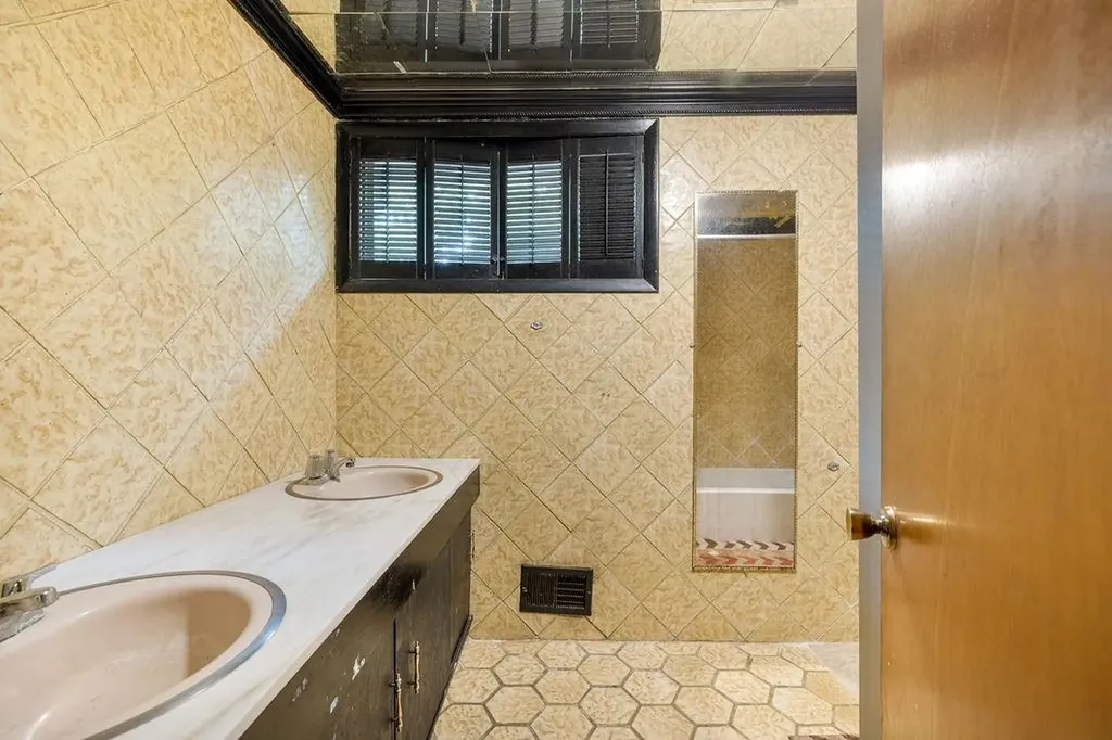 22 Halley Drive Pomona NY 10970