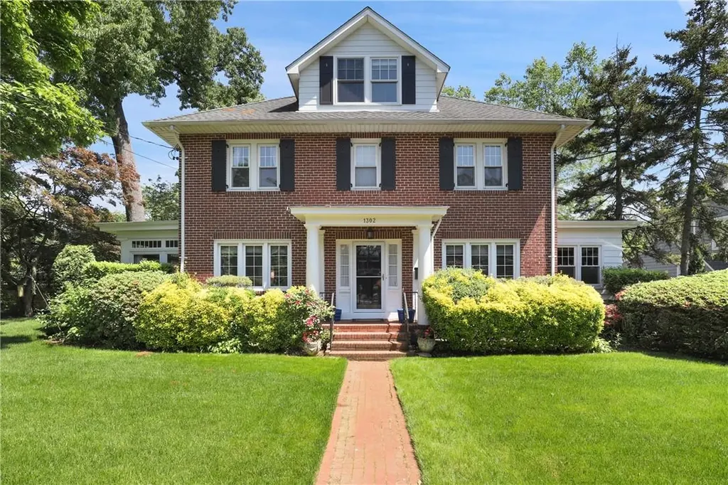 1302 Roosevelt Avenue Pelham NY 10803