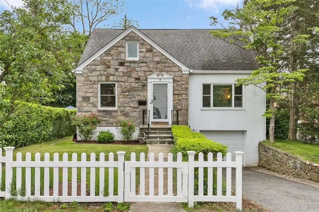 7 Spring Street Mount Kisco NY 10549