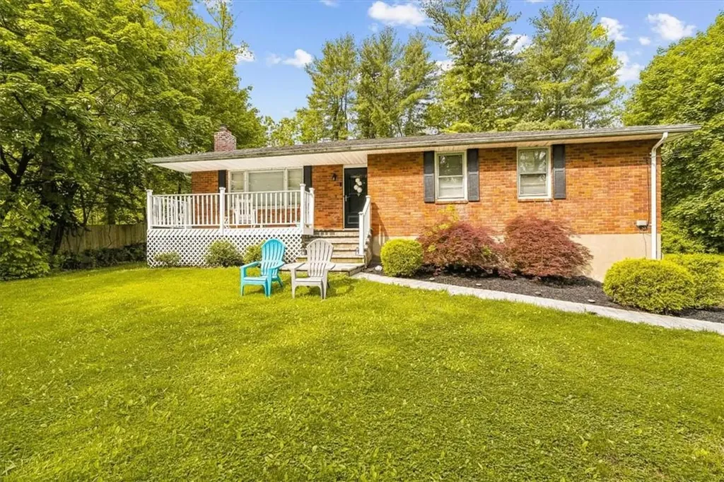 44 Willow Lane New Windsor NY 12553