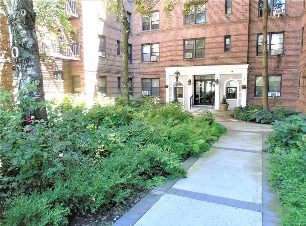 3840 Greystone Avenue Bronx NY 10463