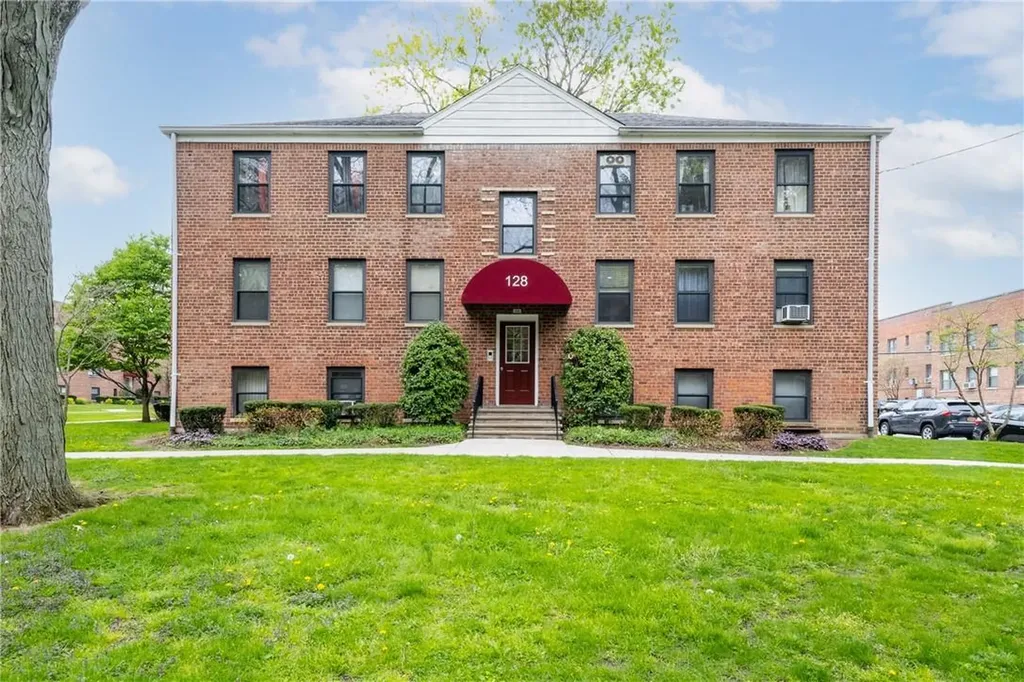 124 Richbell Road Mamaroneck NY 10543