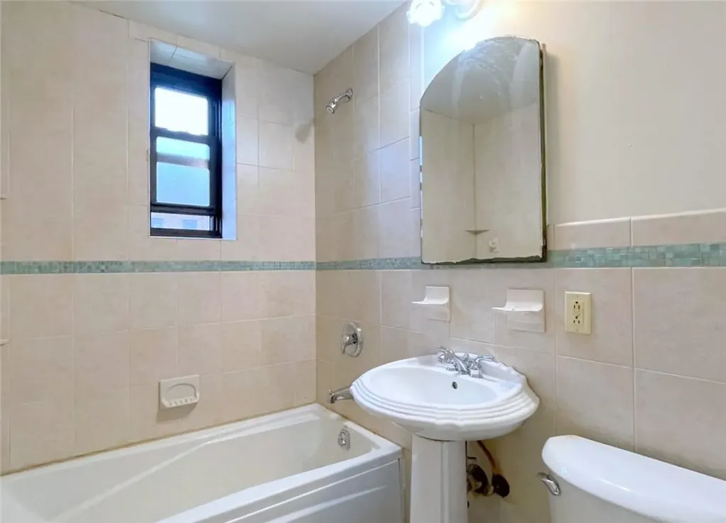 124 Richbell Road Mamaroneck NY 10543