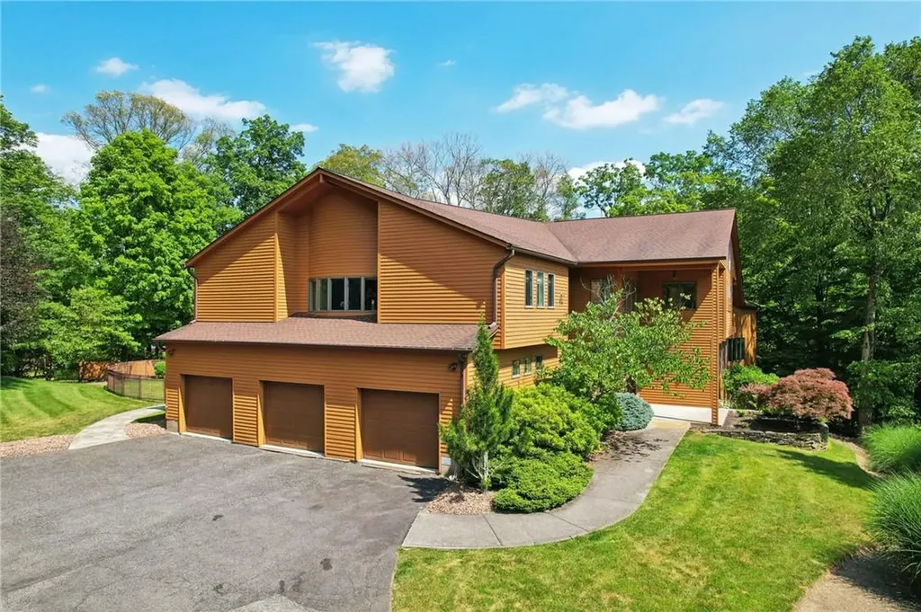 4 Blue Sky Drive Suffern NY 10901