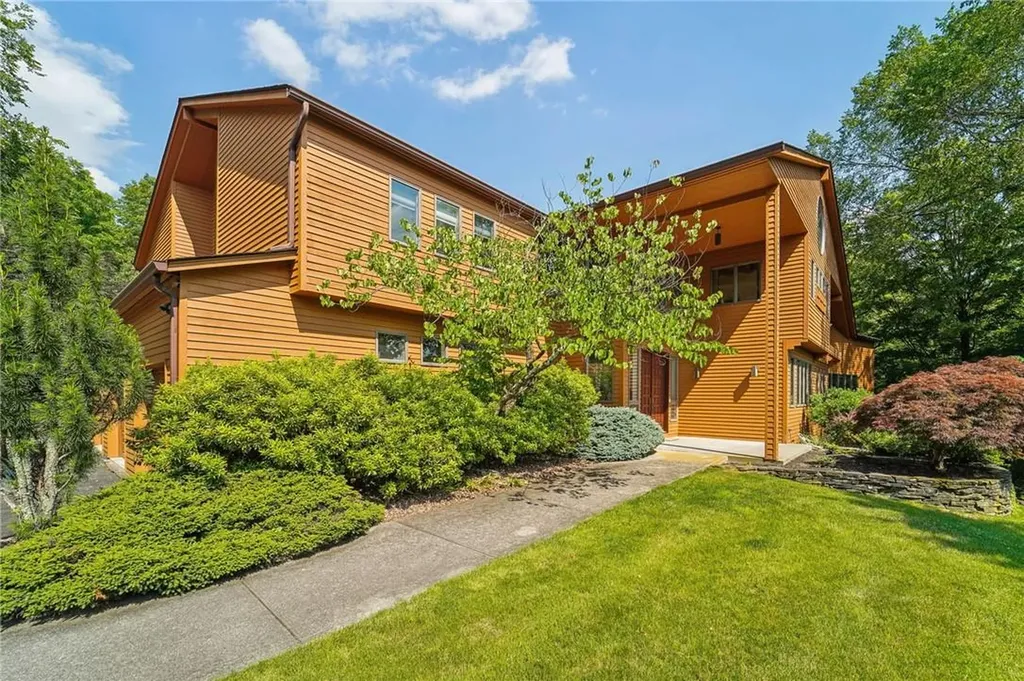 4 Blue Sky Drive Suffern NY 10901