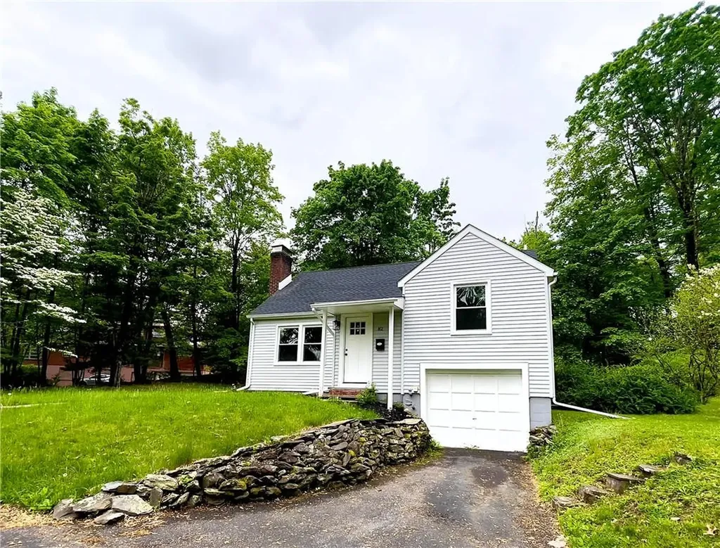 82 Parkwood Boulevard Poughkeepsie NY 12603