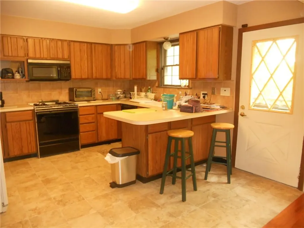 691 N Quaker Lane Hyde Park NY 12538
