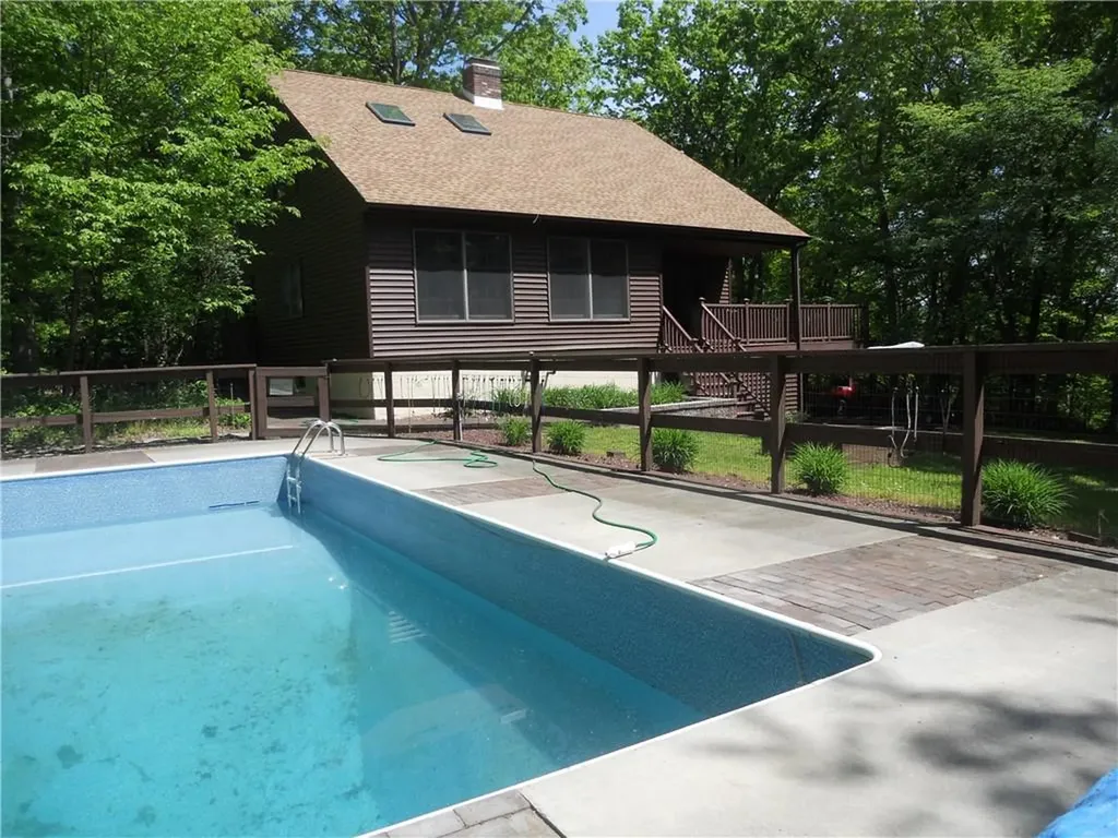 691 N Quaker Lane Hyde Park NY 12538