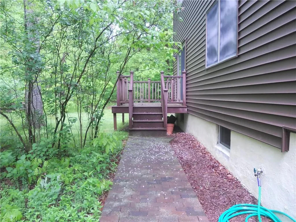 691 N Quaker Lane Hyde Park NY 12538