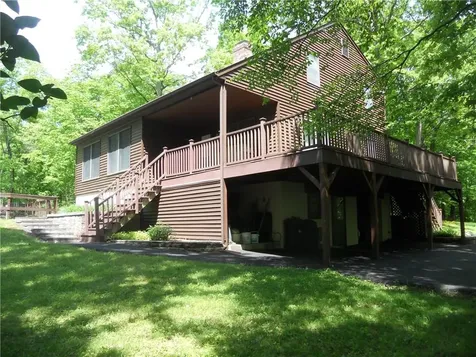 691 N Quaker Lane Hyde Park NY 12538