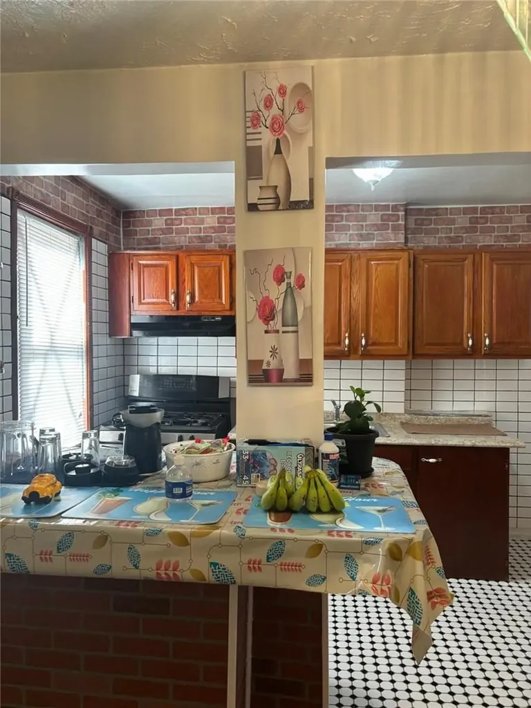 2899 Dewitt Place Bronx NY 10469