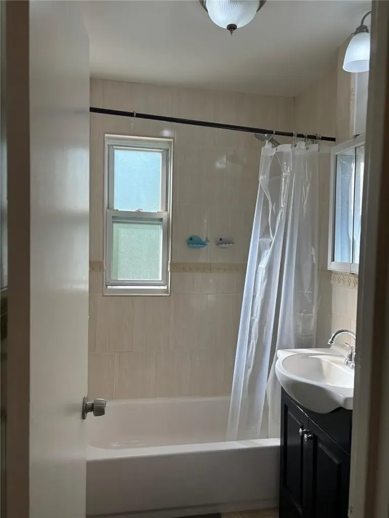 2899 Dewitt Place Bronx NY 10469