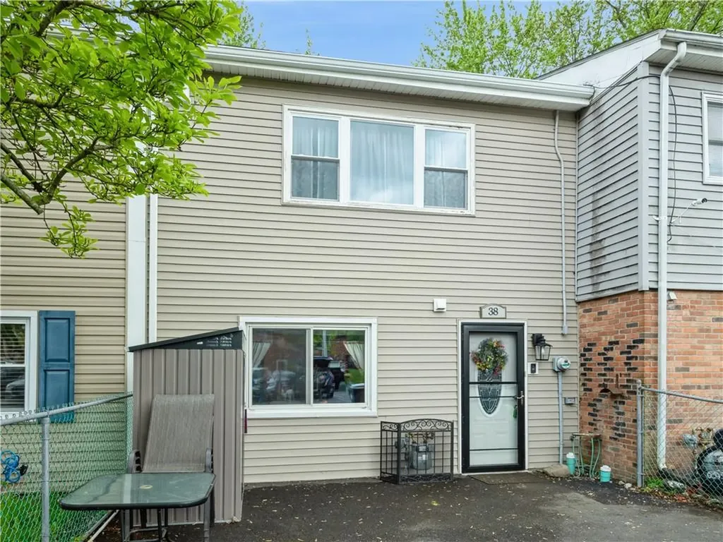 38 Hampton Court Middletown NY 10941