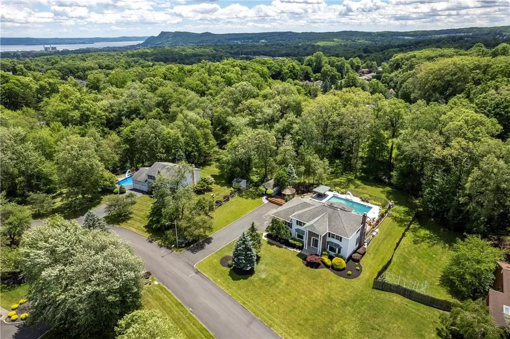 6 Brainerd Drive Stony Point NY 10980