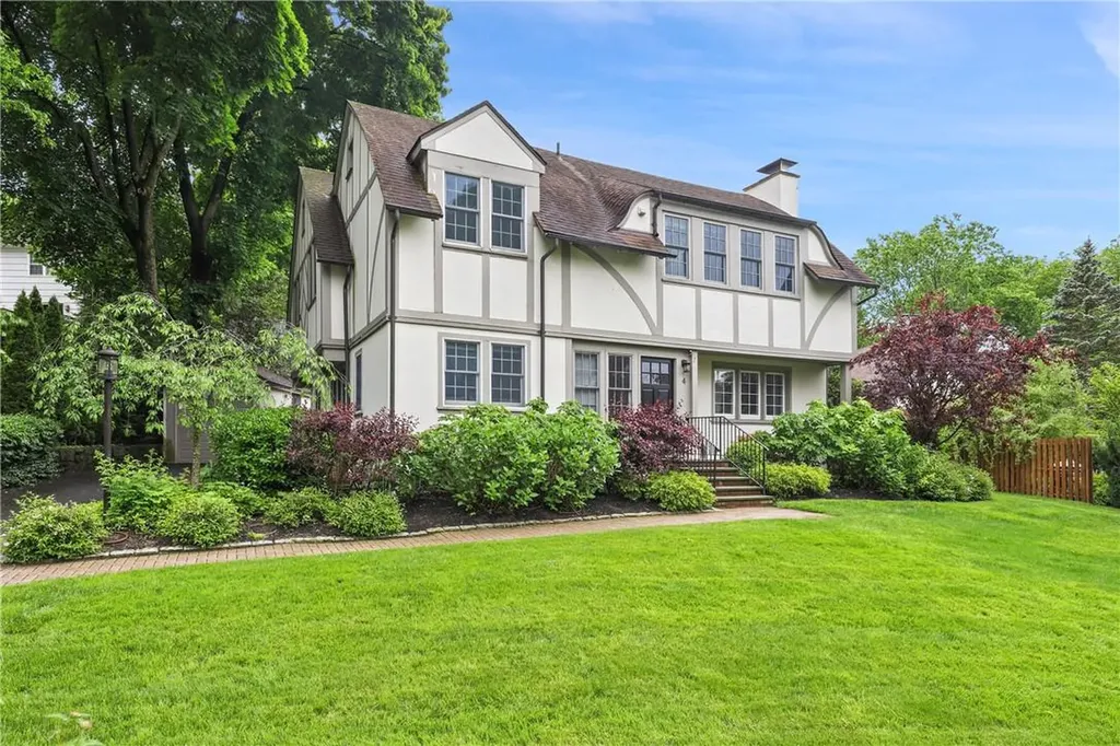 4 Oval Court Bronxville NY 10708