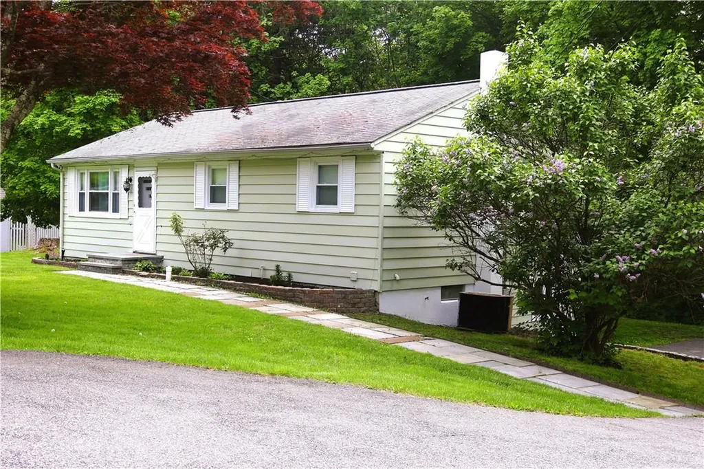 20 Saint Michaels Terrace Carmel NY 10512
