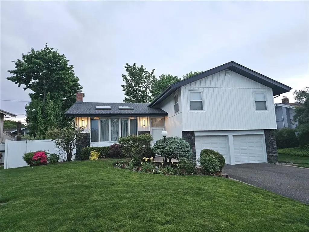 18 Friendly Lane Jericho NY 11753
