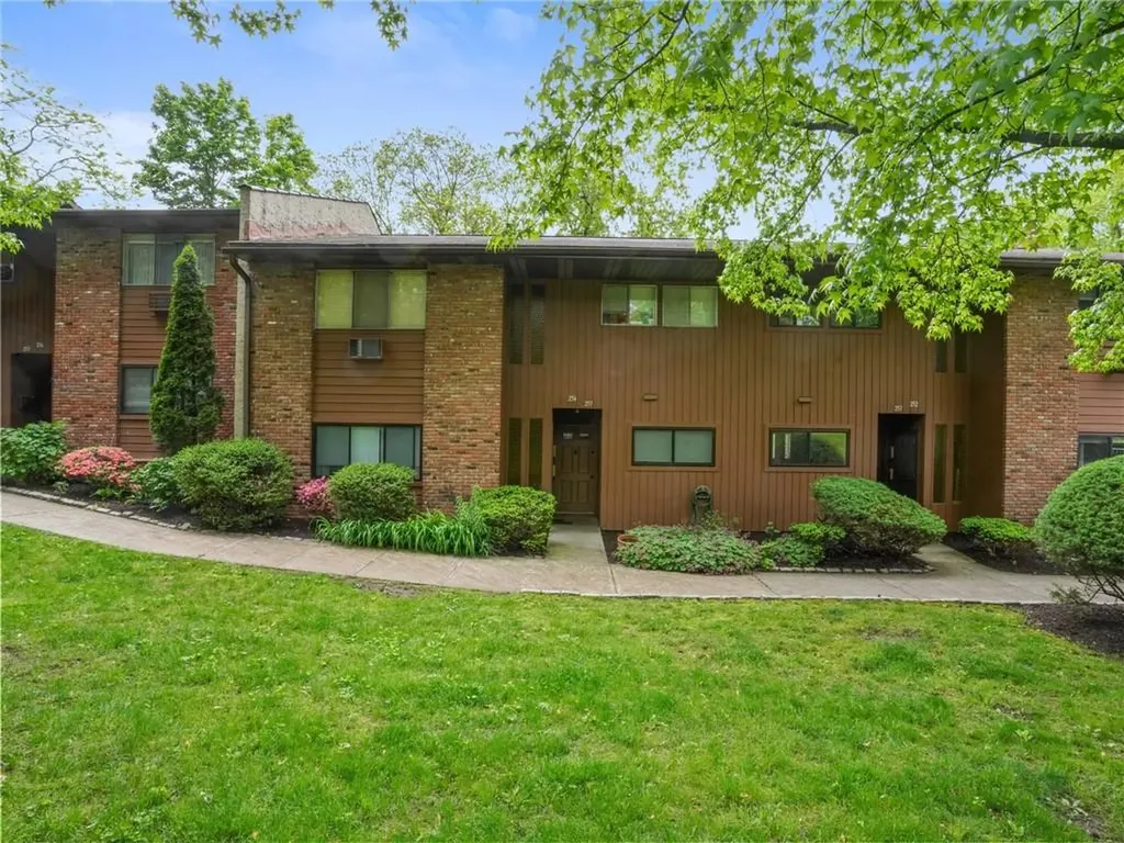 254 Coachlight Square Montrose NY 10548