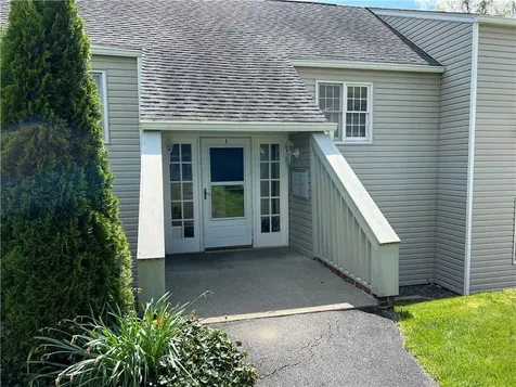 601 Holly Stream Court Brewster NY 10509