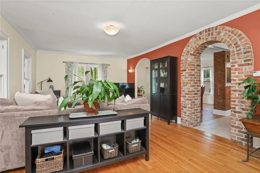 16 Greenville Road Bedford NY 10536