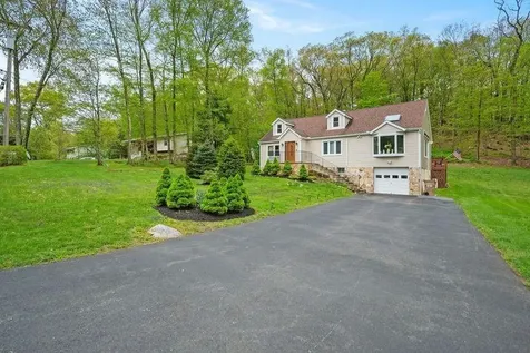 5 Butterfly Lane Putnam Valley NY 10579