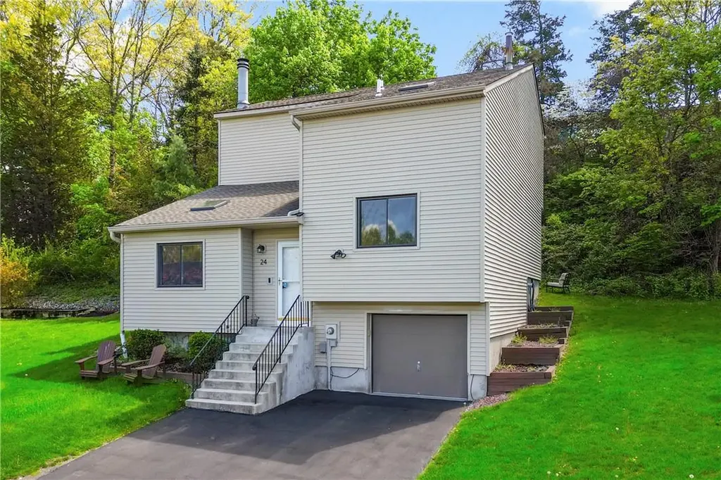 24 Laurel Court Fishkill NY 12524