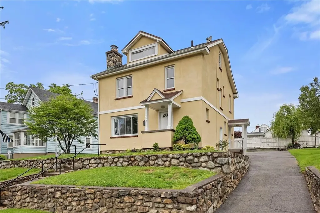 712 Lindbergh Avenue Peekskill NY 10566