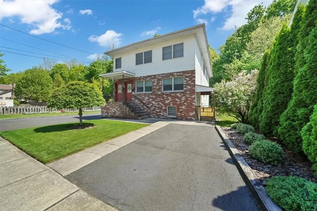 22 Riverside Drive Suffern NY 10901