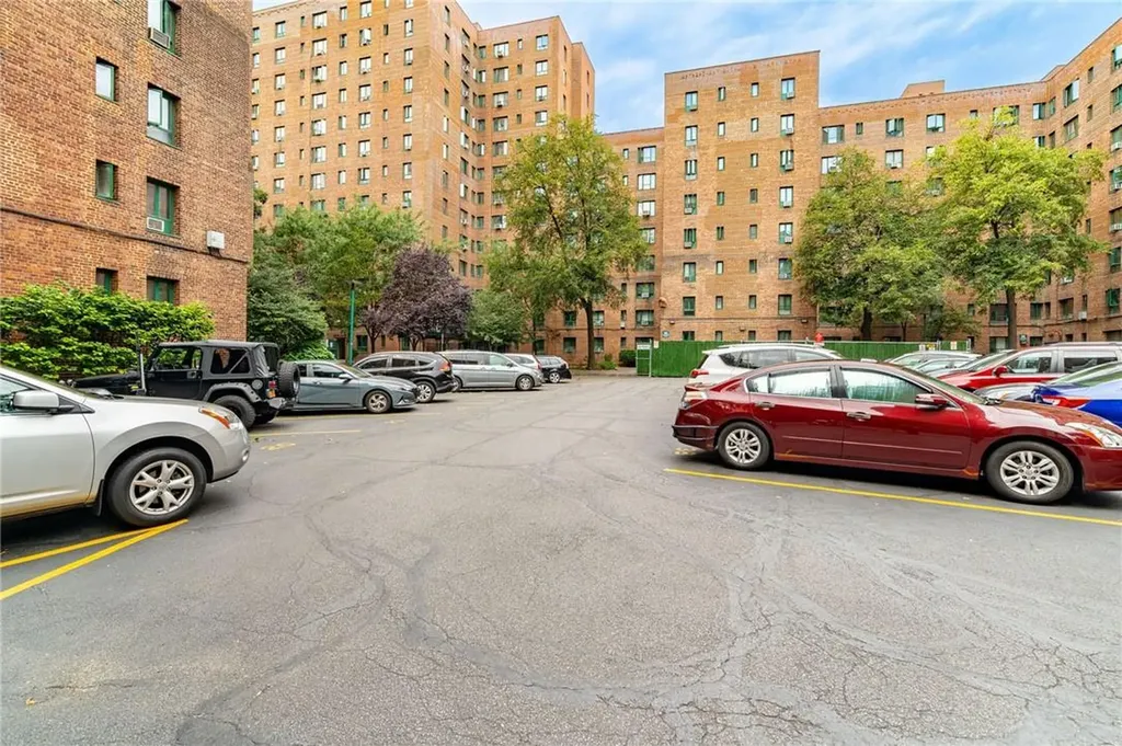 1501 Metropolitan Avenue Bronx NY 10462