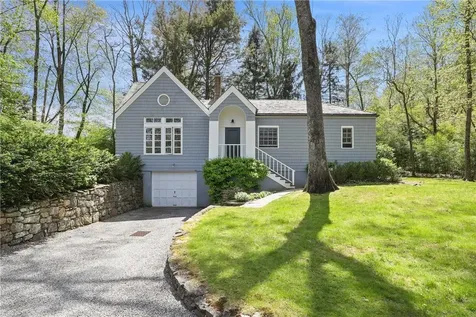 28 Heron Lake Road Bedford NY 10506