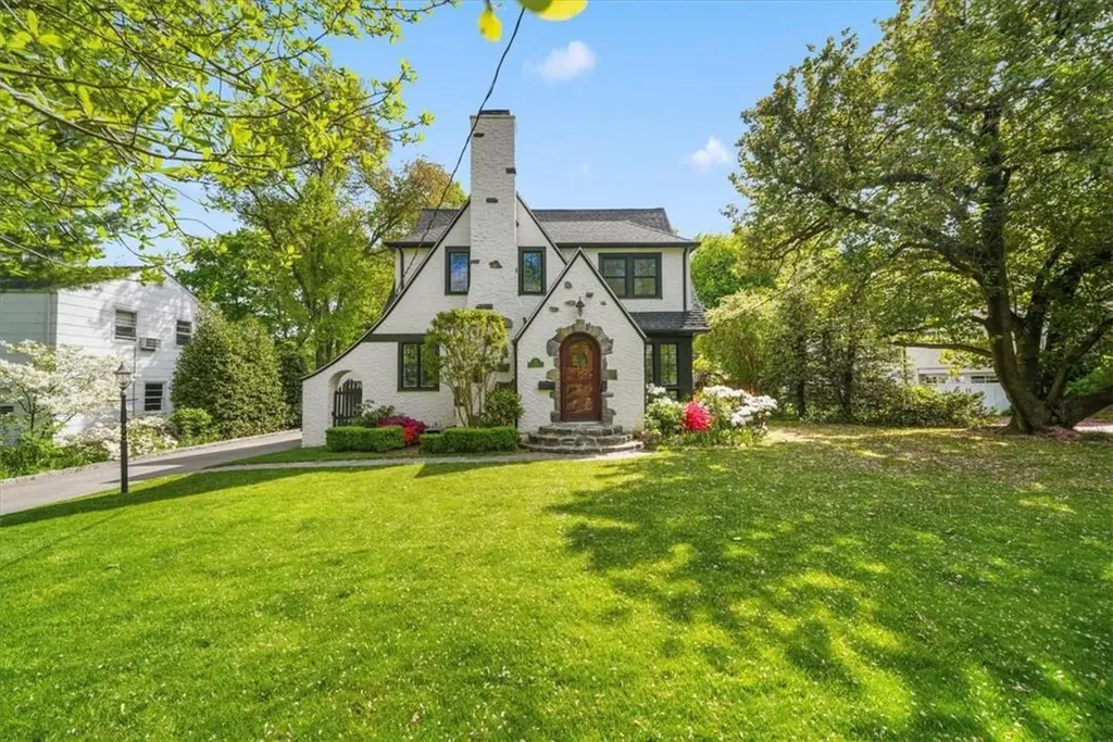 18 Fairway Drive White Plains NY 10605