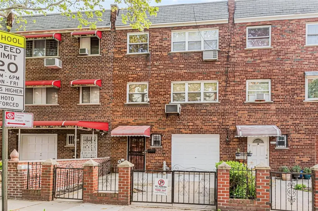 1062 Pugsley Avenue Bronx NY 10472