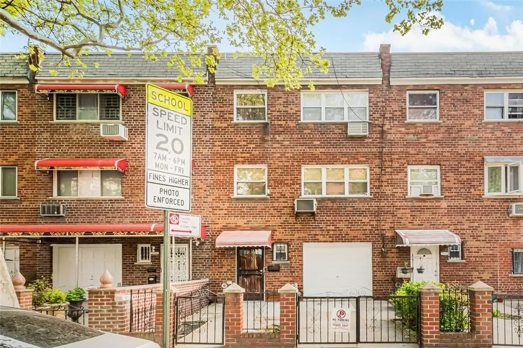 1062 Pugsley Avenue Bronx NY 10472