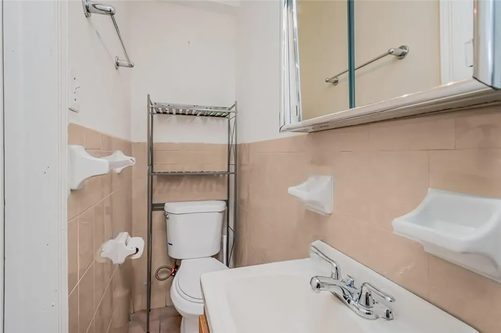 1062 Pugsley Avenue Bronx NY 10472