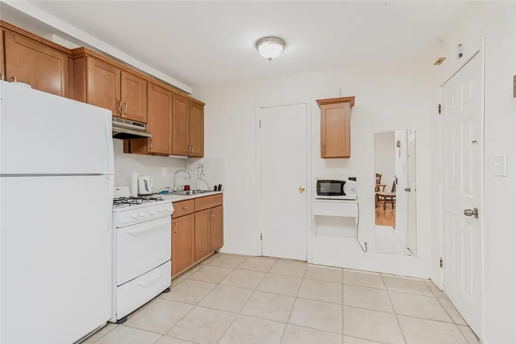 1062 Pugsley Avenue Bronx NY 10472