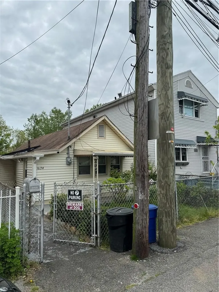 1624 Harding Park Bronx NY 10473