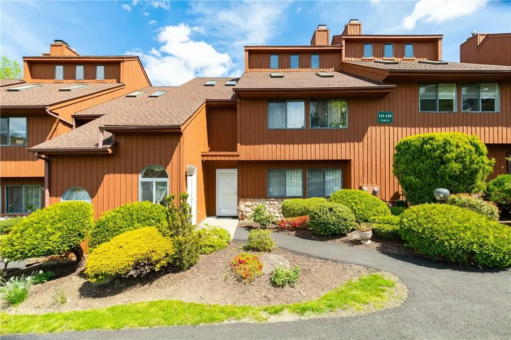 145 Swan Lane Poughkeepsie NY 12603
